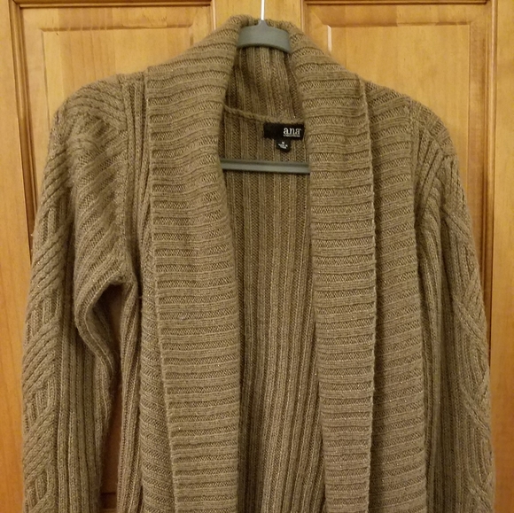 sweater - Picture 2 of 3